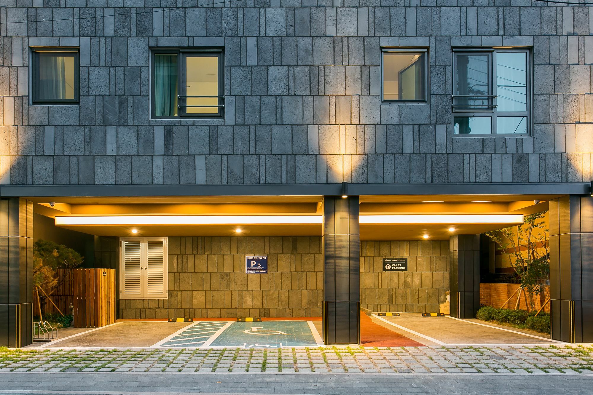 H Avenue Hotel Idae Shinchon Seoul Exterior photo